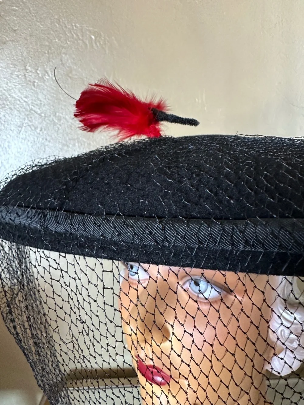 SUPERB 1940's BLACK FELT WIDE BRIM HAT + RED FEATHER 